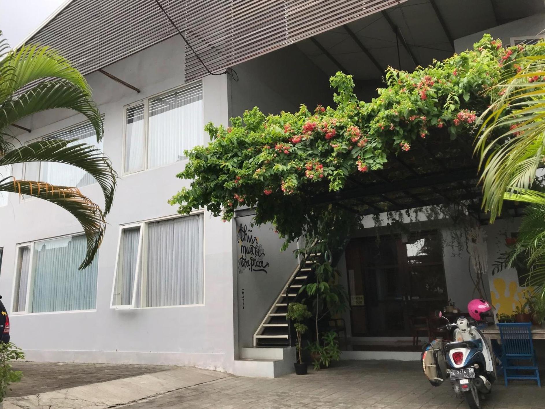 Matta Lodge Kuta Selatan Bagian luar foto